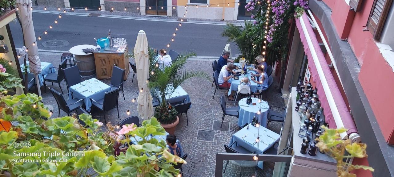 Hotel Danieli La Castellana Lago Di Garda برنزوني سول جاردا المظهر الخارجي الصورة