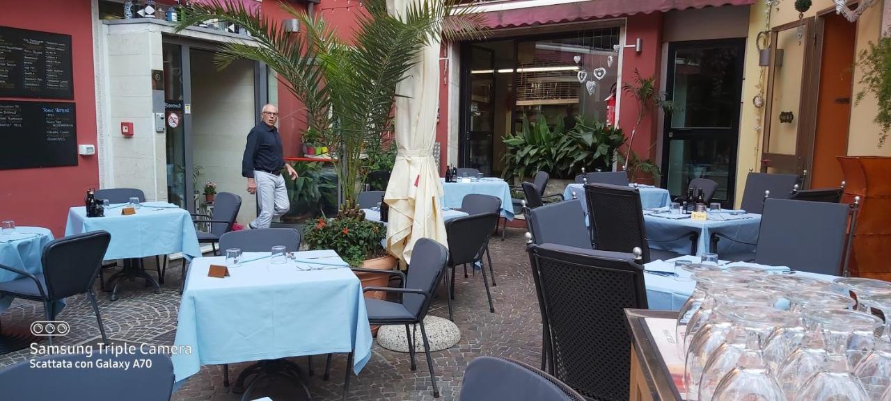 Hotel Danieli La Castellana Lago Di Garda برنزوني سول جاردا المظهر الخارجي الصورة
