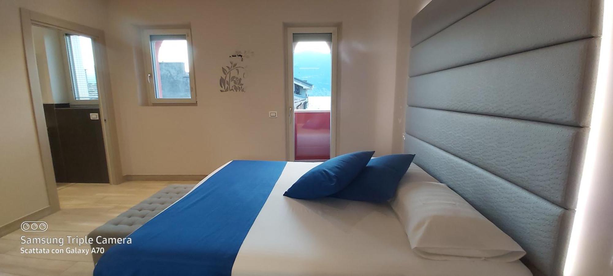 Hotel Danieli La Castellana Lago Di Garda برنزوني سول جاردا المظهر الخارجي الصورة