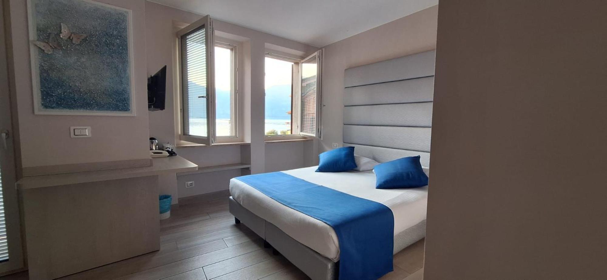 Hotel Danieli La Castellana Lago Di Garda برنزوني سول جاردا المظهر الخارجي الصورة