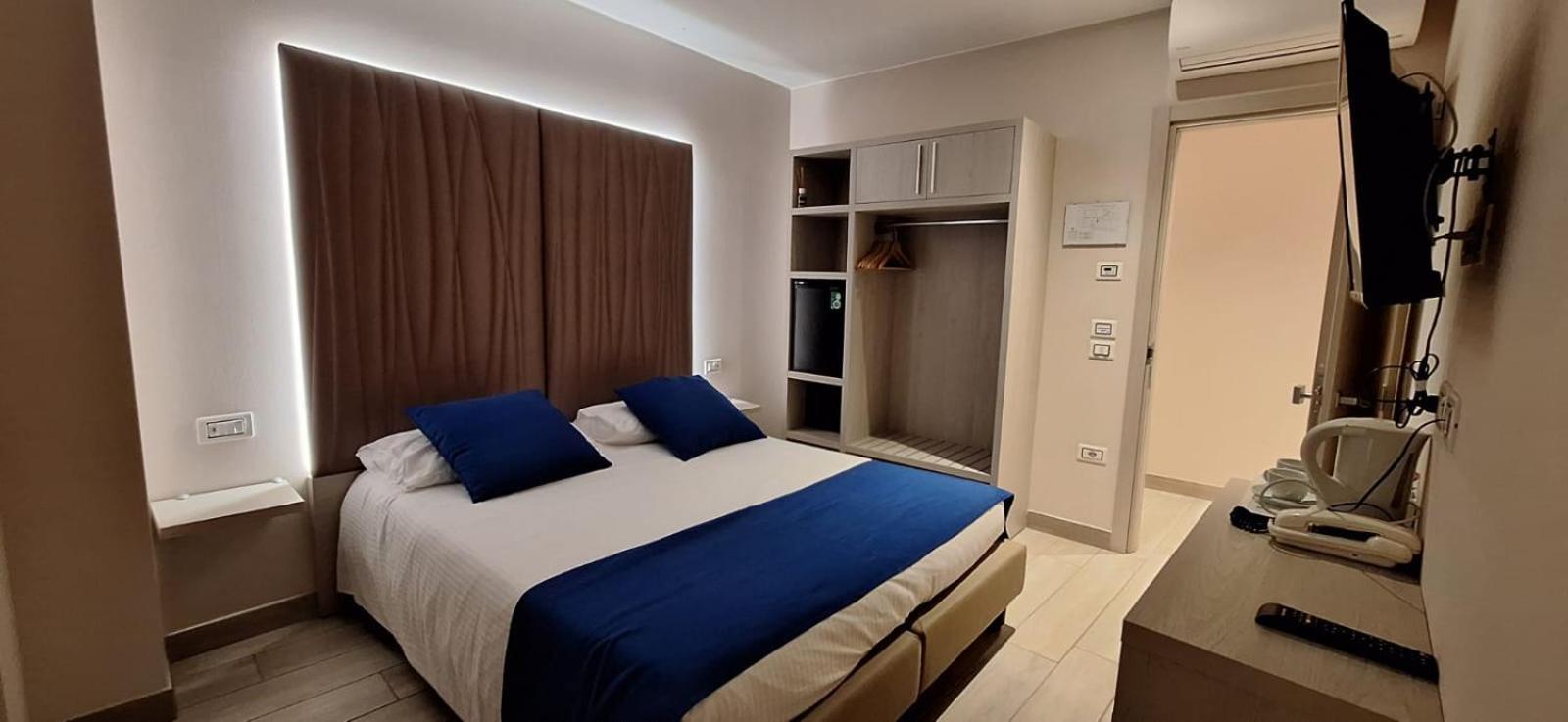 Hotel Danieli La Castellana Lago Di Garda برنزوني سول جاردا المظهر الخارجي الصورة