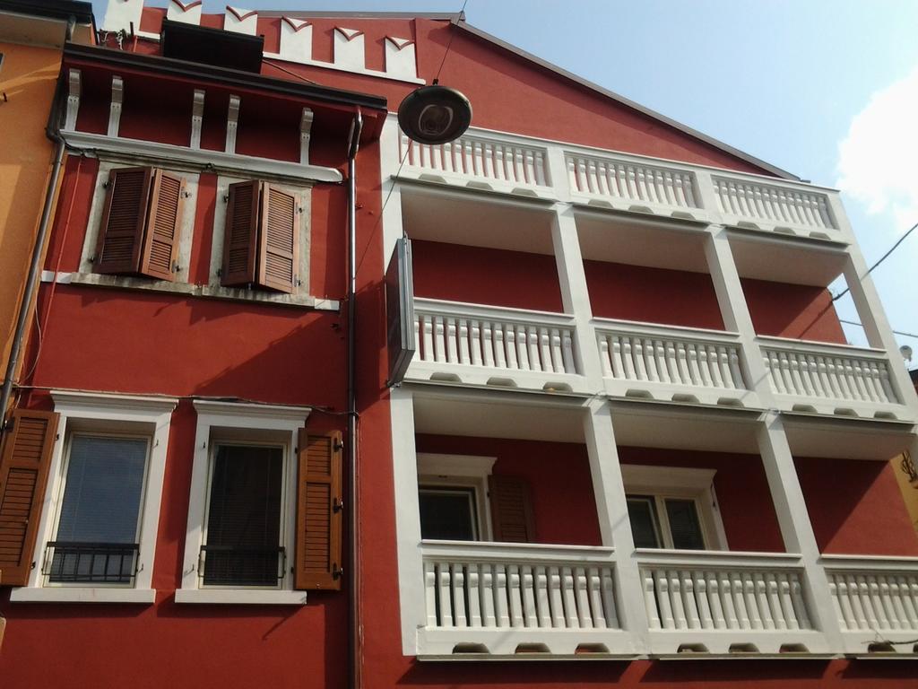 Hotel Danieli La Castellana Lago Di Garda برنزوني سول جاردا المظهر الخارجي الصورة