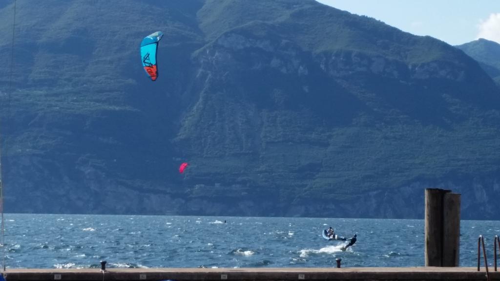 Hotel Danieli La Castellana Lago Di Garda برنزوني سول جاردا المظهر الخارجي الصورة